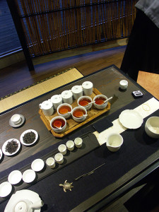 Degustace černých taiwanských čajů.